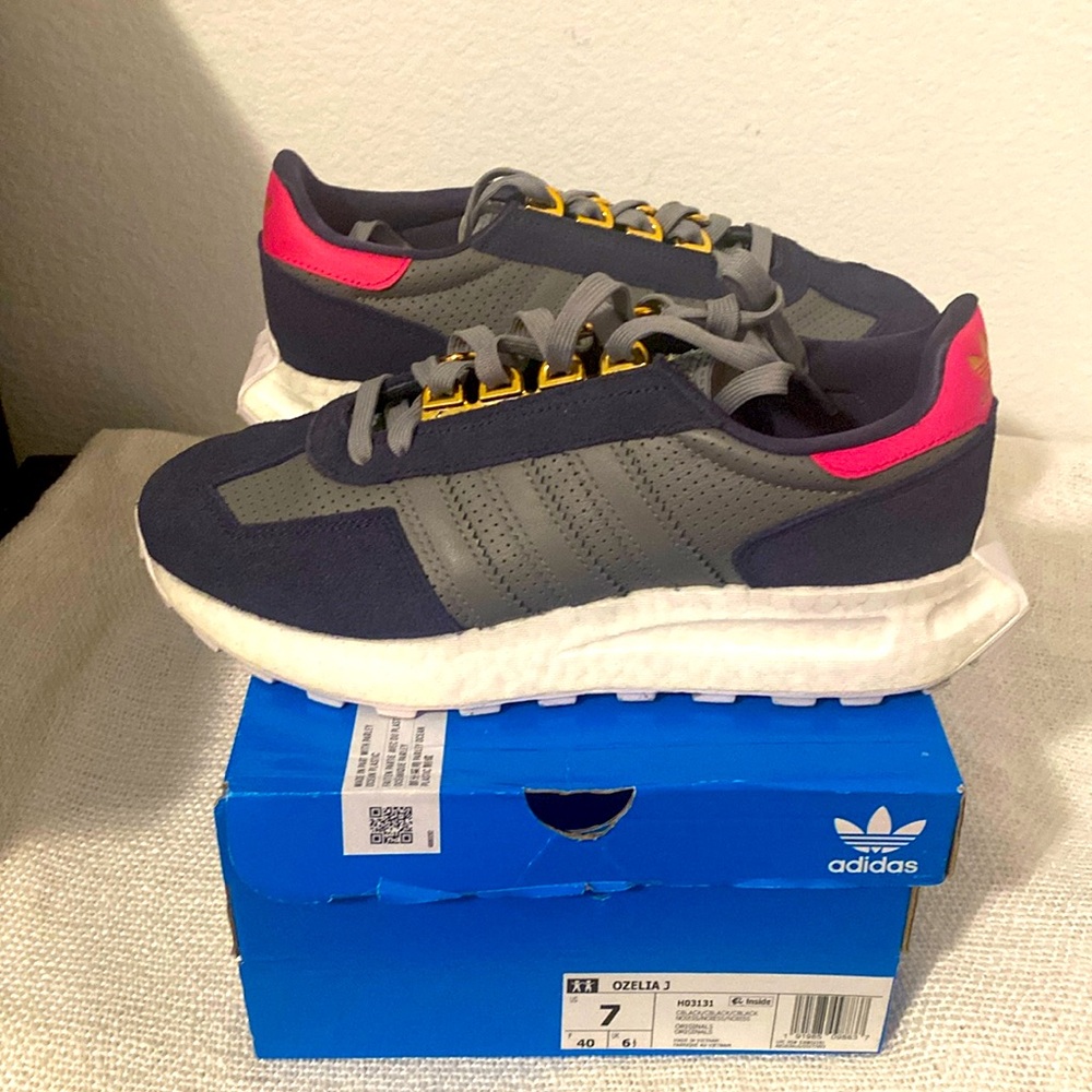 Adidas Sneakers